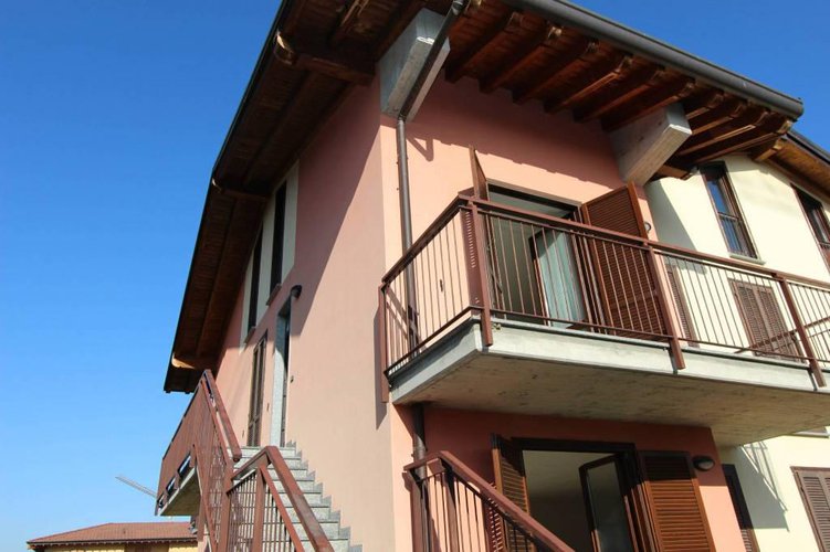 APPARTAMENTO SU DUE LIVELLI Bolgare