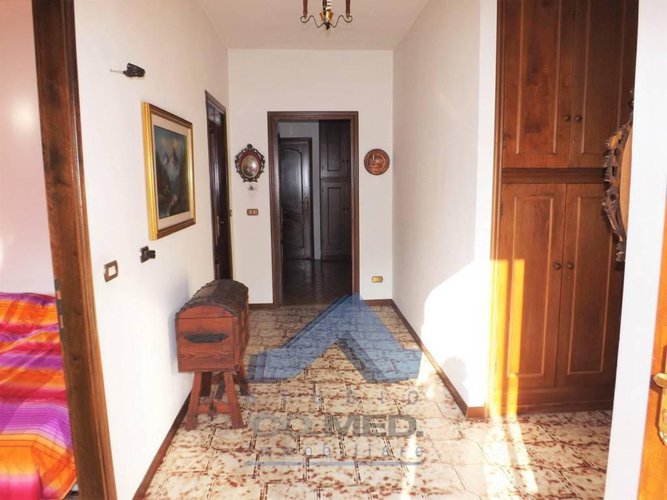 Berzo.Ampio quadrilocale con sottotetto € 95.000 T4513 Berzo San Fermo