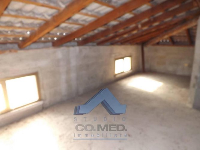 Berzo.Ampio quadrilocale con sottotetto € 95.000 T4513 Berzo San Fermo