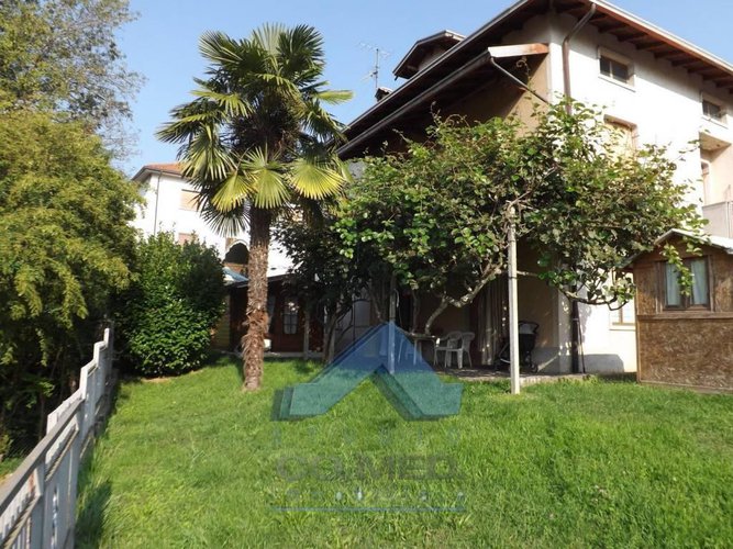 Berzo San fermo Villa Bifamiliare € 210.000 Rif. T804 Berzo San Fermo