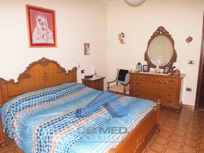 Berzo.Ampio quadrilocale con giardino €105.000 T4512 Berzo San Fermo