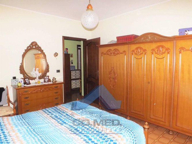 Berzo.Ampio quadrilocale con giardino €105.000 T4512 Berzo San Fermo