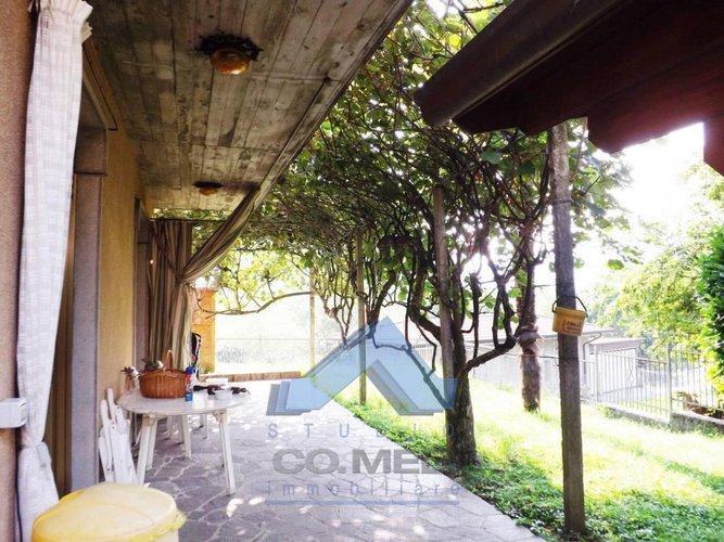 Berzo.Ampio quadrilocale con giardino €105.000 T4512 Berzo San Fermo