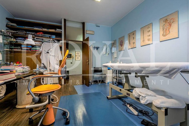 Via Tiraboschi - Trilocale al quarto piano da ristrutturare Bergamo