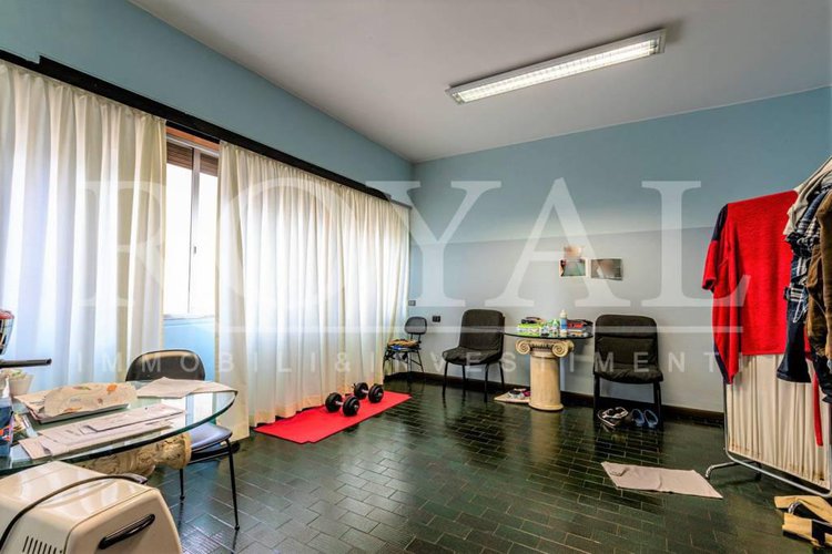 Via Tiraboschi - Trilocale al quarto piano da ristrutturare Bergamo