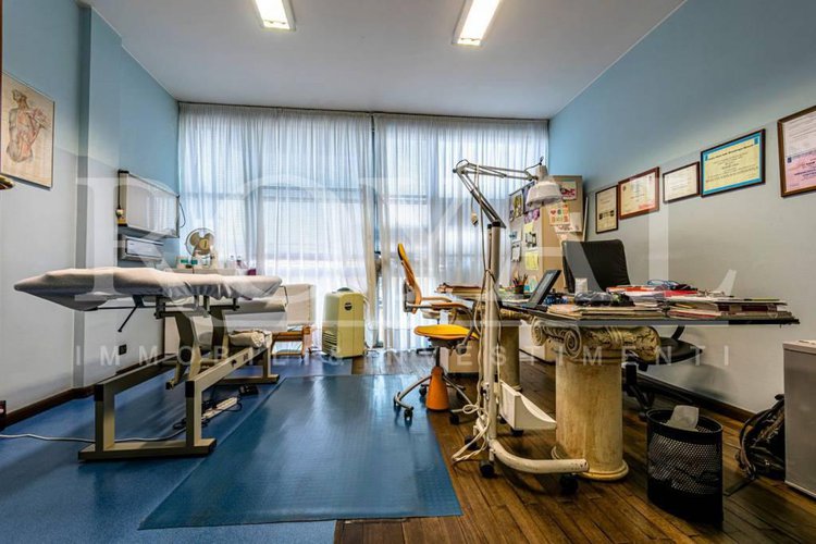 Via Tiraboschi - Trilocale al quarto piano da ristrutturare Bergamo