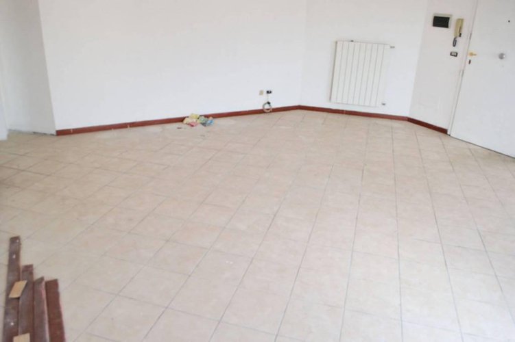 COMODA ZONA. TRILOCALE CON BALCONE E SOTTOTETTO Gorlago