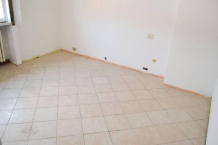 COMODA ZONA. TRILOCALE CON BALCONE E SOTTOTETTO Gorlago