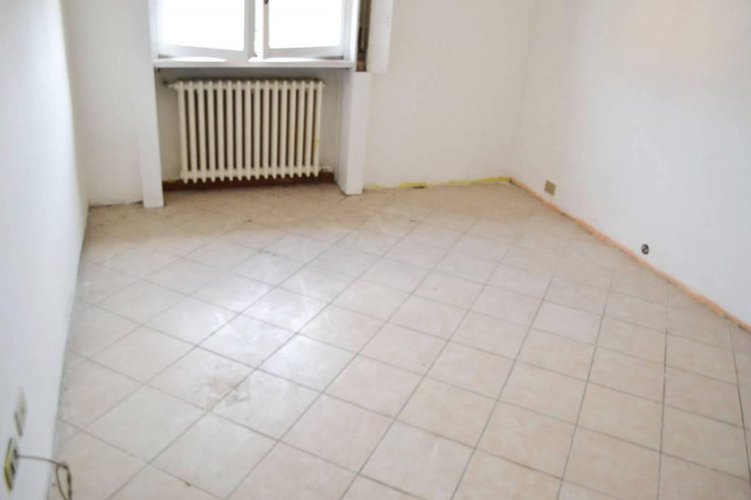 COMODA ZONA. TRILOCALE CON BALCONE E SOTTOTETTO Gorlago