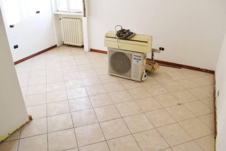 COMODA ZONA. TRILOCALE CON BALCONE E SOTTOTETTO Gorlago