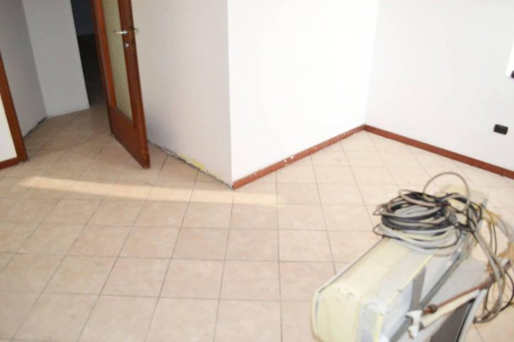 COMODA ZONA. TRILOCALE CON BALCONE E SOTTOTETTO Gorlago