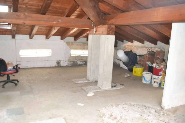 COMODA ZONA. TRILOCALE CON BALCONE E SOTTOTETTO Gorlago