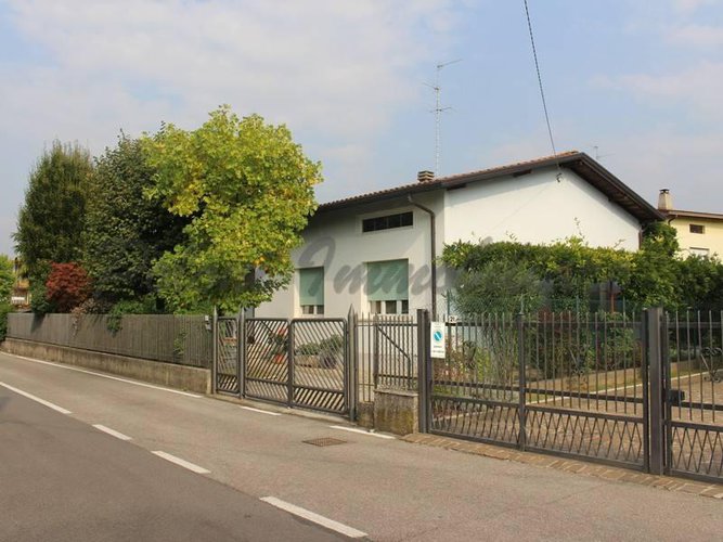 Gorlago, villa singola
