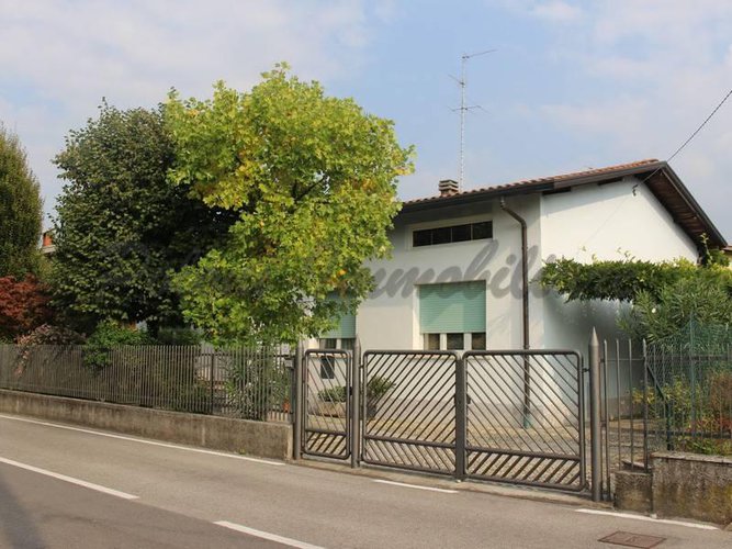 Gorlago, villa singola Gorlago