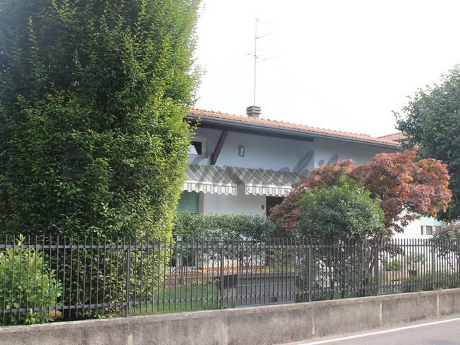Gorlago, villa singola Gorlago