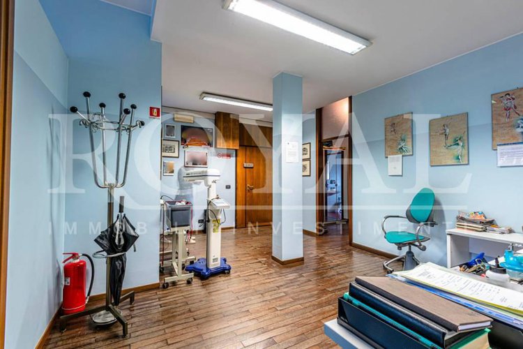 Via Tiraboschi - Ufficio di 100 mq al quarto piano Bergamo