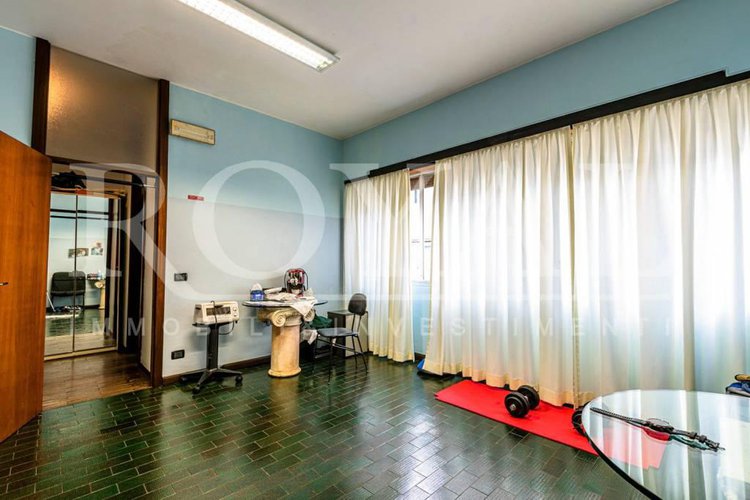 Via Tiraboschi - Ufficio di 100 mq al quarto piano Bergamo