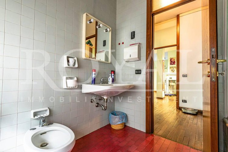 Via Tiraboschi - Ufficio di 100 mq al quarto piano Bergamo