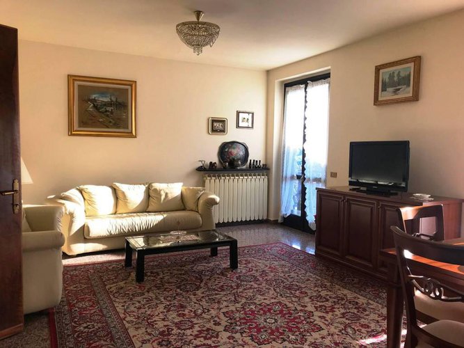 QUADRILOCALE CON GIARDINO DI 2000 MQ E BOX Albino