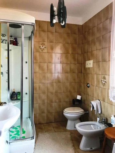 QUADRILOCALE CON GIARDINO DI 2000 MQ E BOX Albino