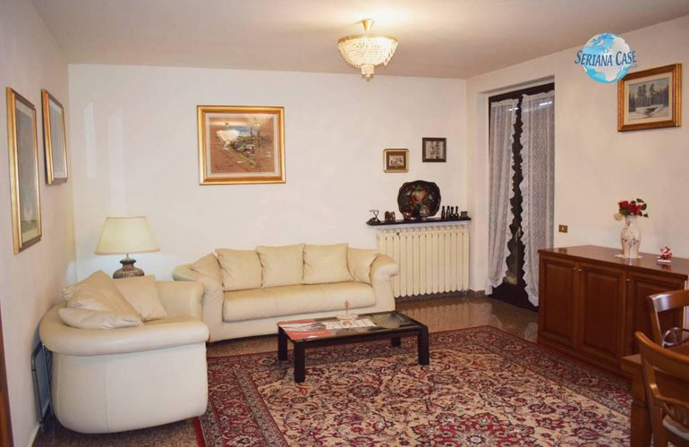 QUADRILOCALE CON GIARDINO DI 2000 MQ E BOX Albino