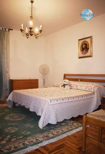 QUADRILOCALE CON GIARDINO DI 2000 MQ E BOX Albino