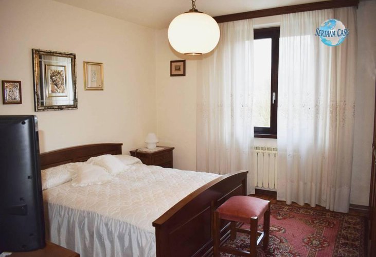 QUADRILOCALE CON GIARDINO DI 2000 MQ E BOX Albino