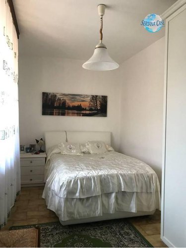 QUADRILOCALE CON GIARDINO DI 2000 MQ E BOX Albino