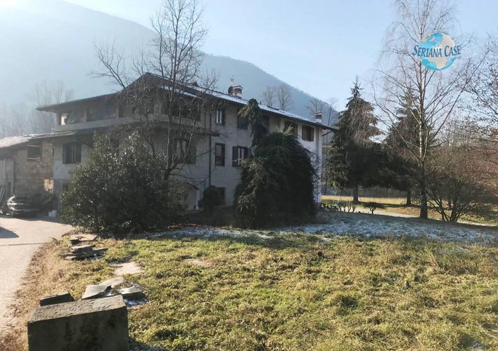 QUADRILOCALE CON GIARDINO DI 2000 MQ E BOX Albino