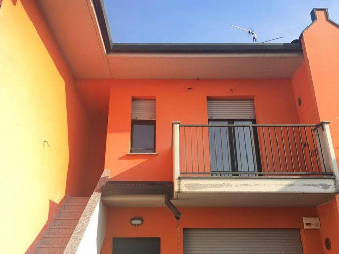 Trilocale Fara Olivana con Sola