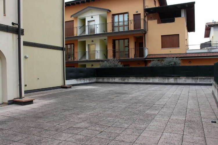 SEMINUOVO IN CLASSE B CON TERRAZZA PRIVATA DI 156MQ Romano di Lombardia
