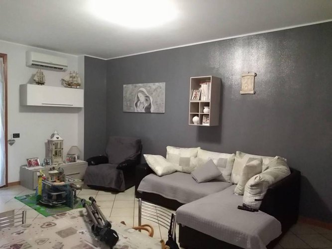 VILLETTA A SCHIERA DI TESTA AD ANTEGNATE Antegnate