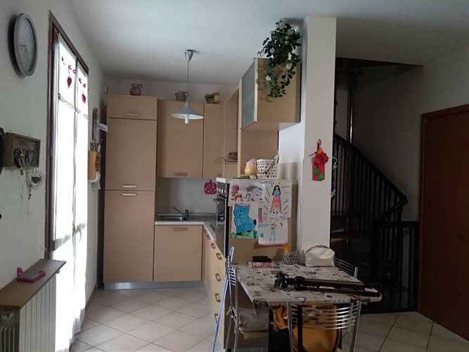 VILLETTA A SCHIERA DI TESTA AD ANTEGNATE Antegnate