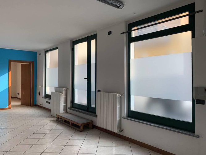 NEGOZIO ADIACENTE AL CENTRO STORICO Romano di Lombardia