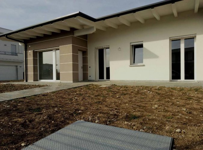 RAFFINATA VILLETTA AD ALTO RISPARMIO ENERGETICO Calcinate