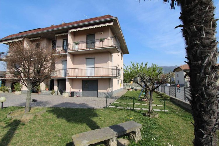 GRUMELLO DEL MONTE Grumello del Monte