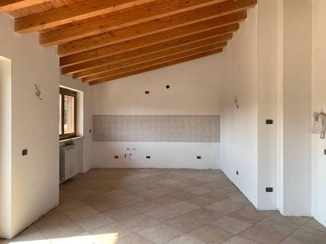 TRILOCALE RECENTE MAI ABITATO Calcio