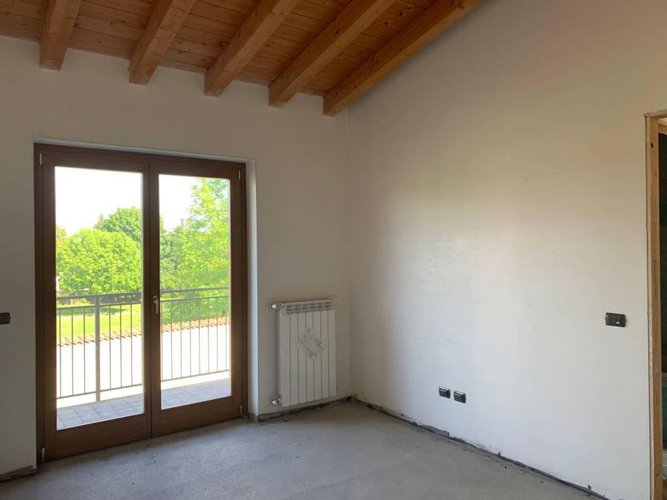 TRILOCALE RECENTE MAI ABITATO Calcio