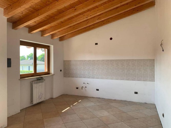 TRILOCALE RECENTE MAI ABITATO Calcio