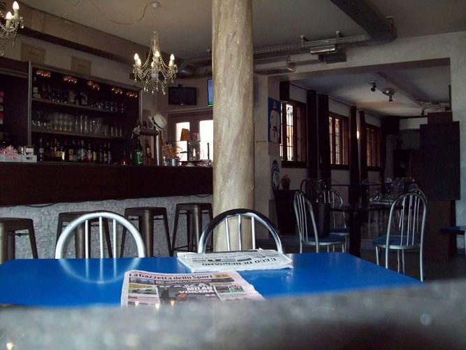 VENDESI ATTIVITA' BAR Fara Olivana con Sola