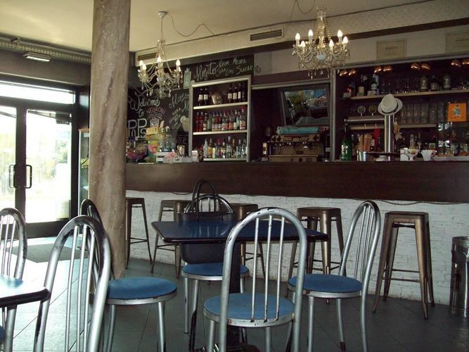 VENDESI ATTIVITA' BAR Fara Olivana con Sola