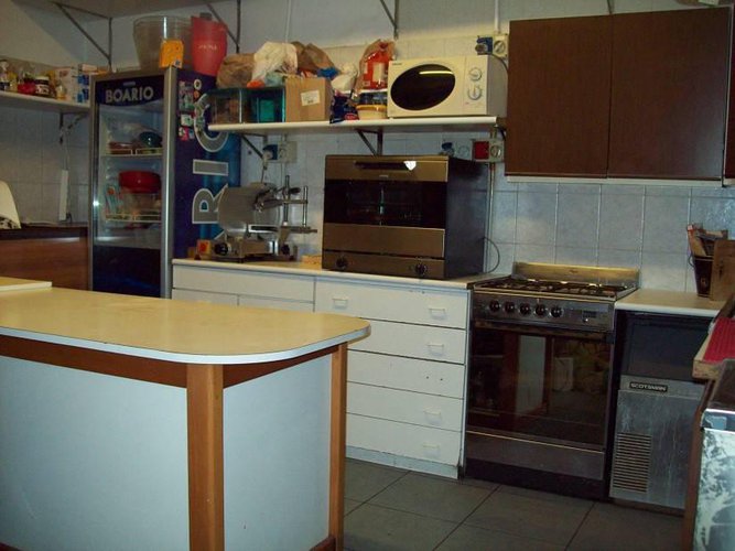 VENDESI ATTIVITA' BAR Fara Olivana con Sola