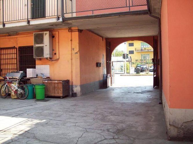 VENDESI ATTIVITA' BAR Fara Olivana con Sola