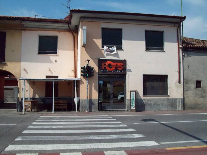 VENDESI ATTIVITA' BAR Fara Olivana con Sola