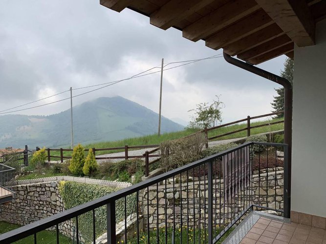 VILLA A SCHIERA Adrara San Martino