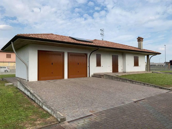 VILLA SINGOLA A COVO Covo