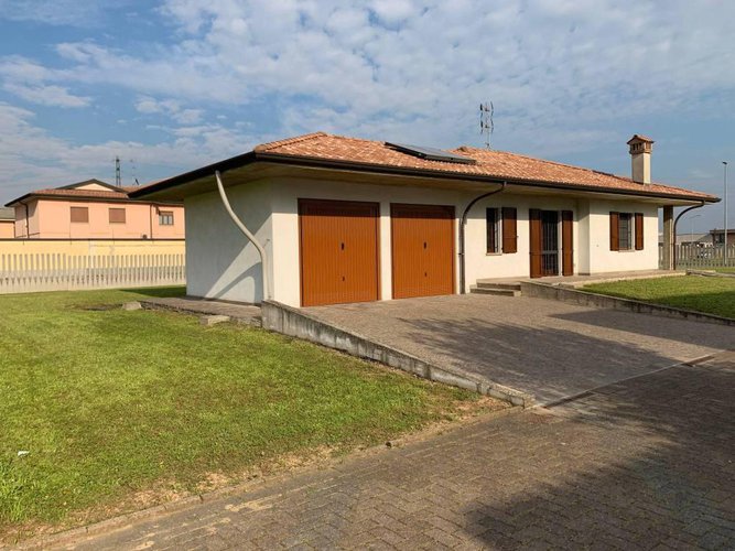 VILLA SINGOLA A COVO Covo