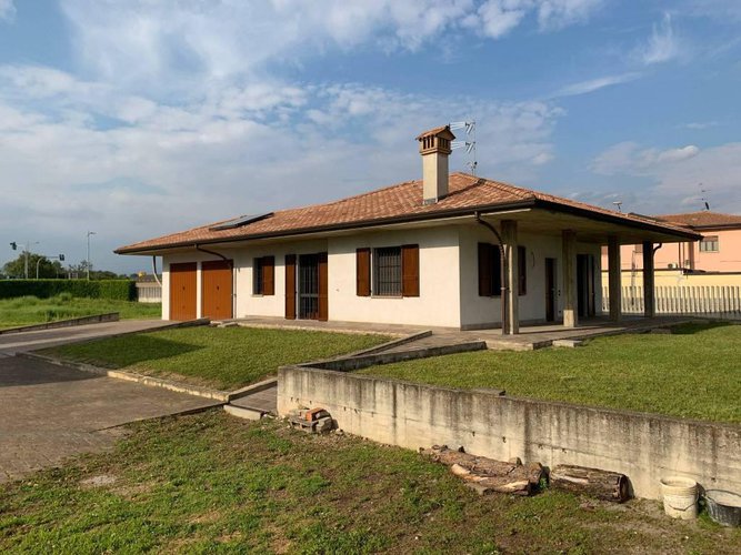 VILLA SINGOLA A COVO Covo