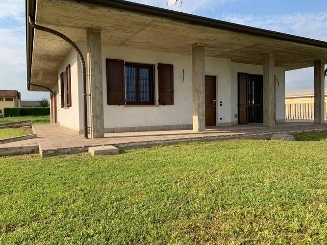 VILLA SINGOLA A COVO Covo