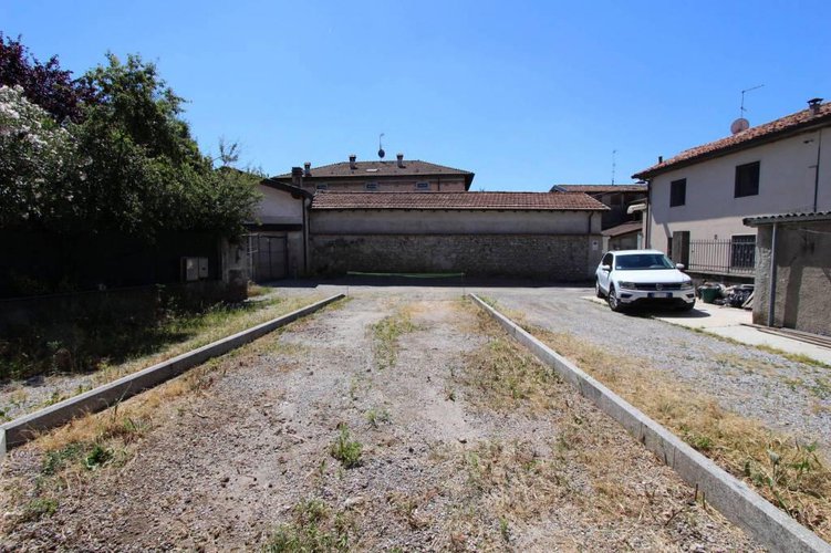 ESCLUSIVA CASA DI CORTE COMPOSTA DA DUE APPARTAMENTI Palosco